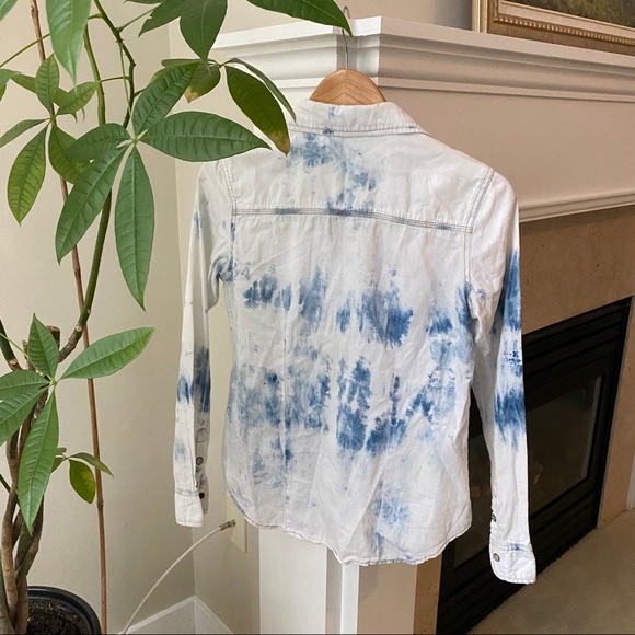 VANILLA STAR Blue Acid Wash fitted Button Up Shirt - Picture 5 of 5